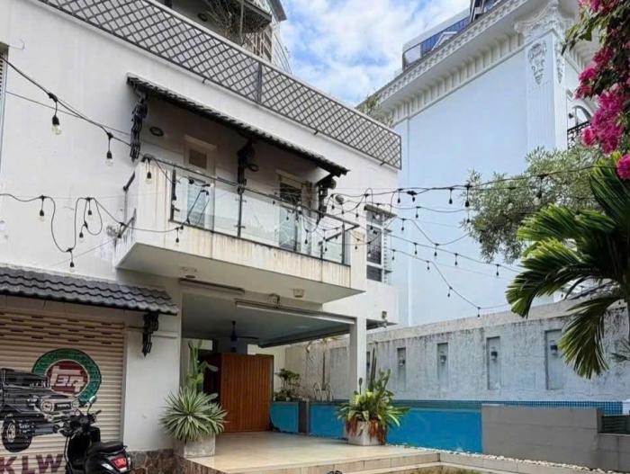 Cho thuê biệt thự mặt tiền đường Nguyễn Văn Hưởng Quận 2