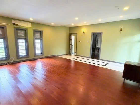Cho thuê biệt thự mặt tiền đường Nguyễn Văn Hưởng Quận 2