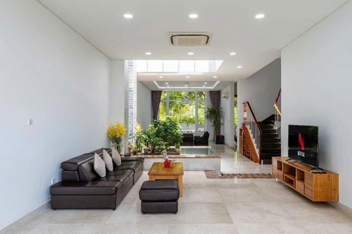 Cho thuê biệt thự mặt tiền khu 120 Nguyễn Văn Hưởng Quận 2