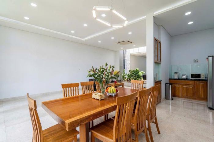 Cho thuê biệt thự mặt tiền khu 120 Nguyễn Văn Hưởng Quận 2