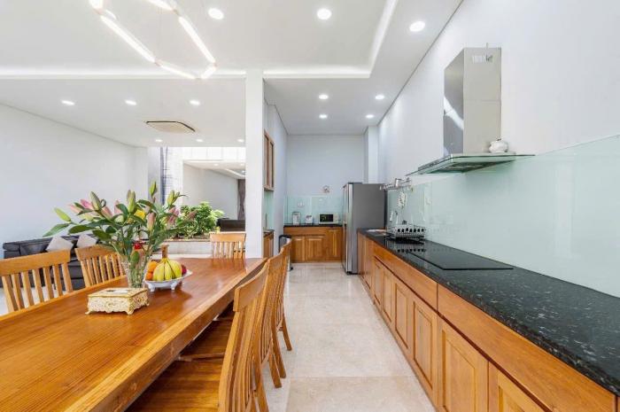 Cho thuê biệt thự mặt tiền khu 120 Nguyễn Văn Hưởng Quận 2