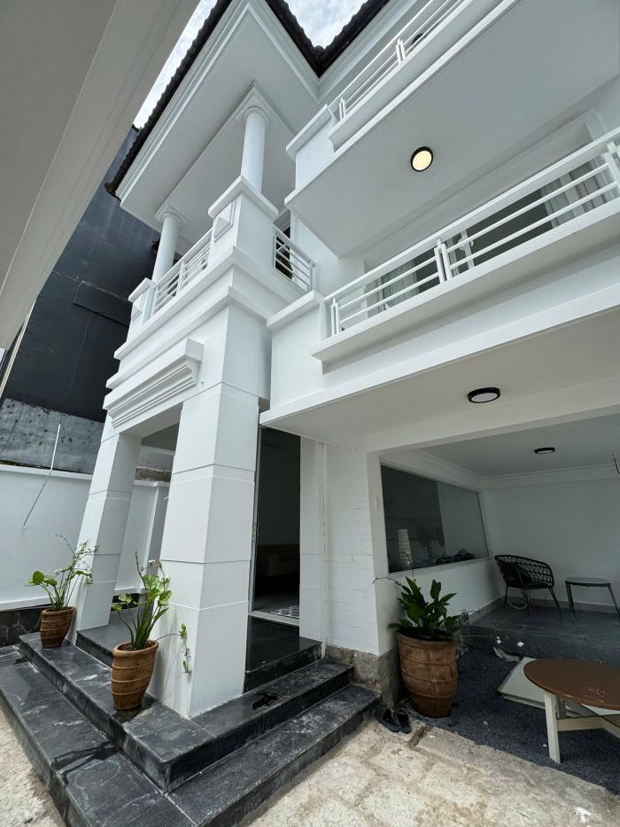 Cho thuê biệt thự mặt tiền đường Nguyễn Văn Hưởng Quận 2