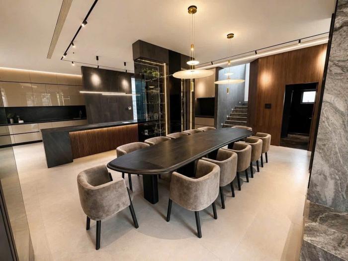 Cho thuê biệt thự mặt tiền đường Nguyễn Văn Hưởng Quận 2