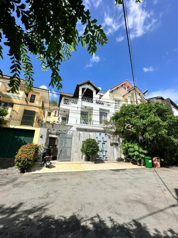 Cho thuê biệt thự đường Nguyễn Văn Hưởng Quận 2