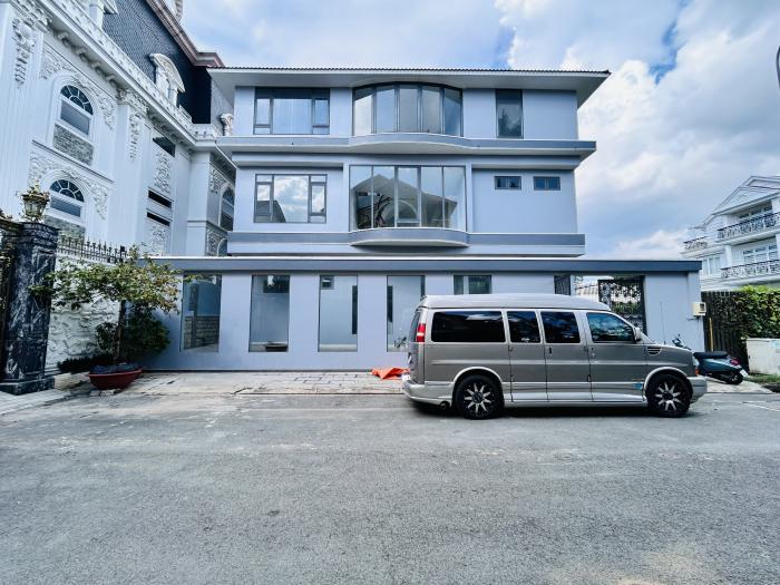 Cho thuê biệt thự góc 2 mặt tiền đường Nguyễn Văn Hưởng mặt tiền nội bộ khu Compound Quận 2