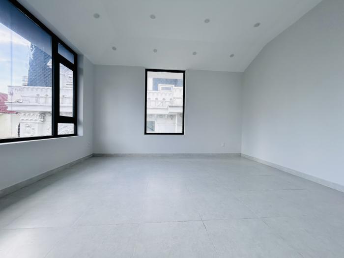 Cho thuê biệt thự góc 2 mặt tiền đường Nguyễn Văn Hưởng mặt tiền nội bộ khu Compound Quận 2
