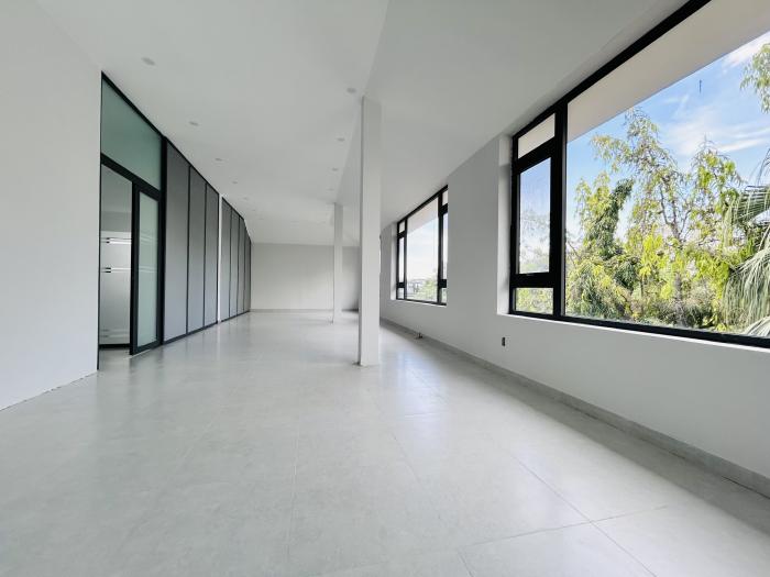 Cho thuê biệt thự góc 2 mặt tiền đường Nguyễn Văn Hưởng mặt tiền nội bộ khu Compound Quận 2