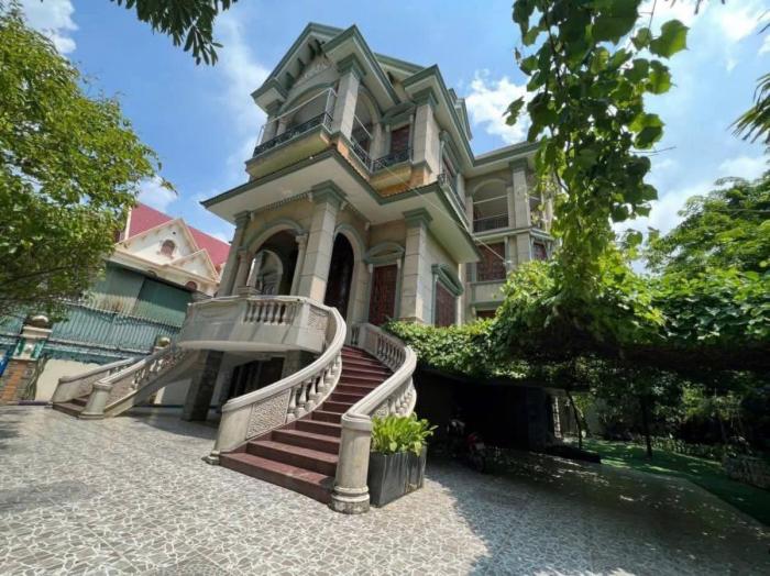 Cho thuê biệt thự mặt tiền đường Nguyễn Văn Hưởng Quận 2