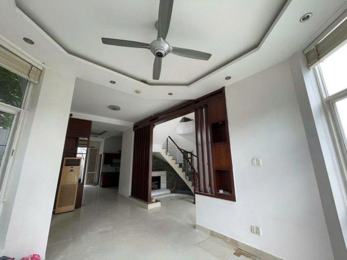 Cho thuê villa khu 215 Nguyễn Văn Hưởng Quận 2