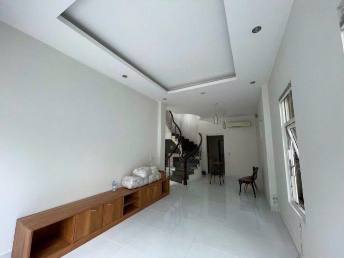 Cho thuê villa khu 215 Nguyễn Văn Hưởng Quận 2