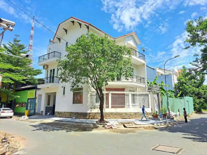 Cho thuê villa 2 mặt tiền đường Trần Lựu khu An Phú An Khánh Quận 2.