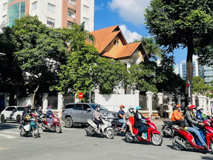 Cho thuê nguyên căn biệt thự tại gốc ngã tư đường Võ Thị Sáu và Trần Quốc Thảo quận 3