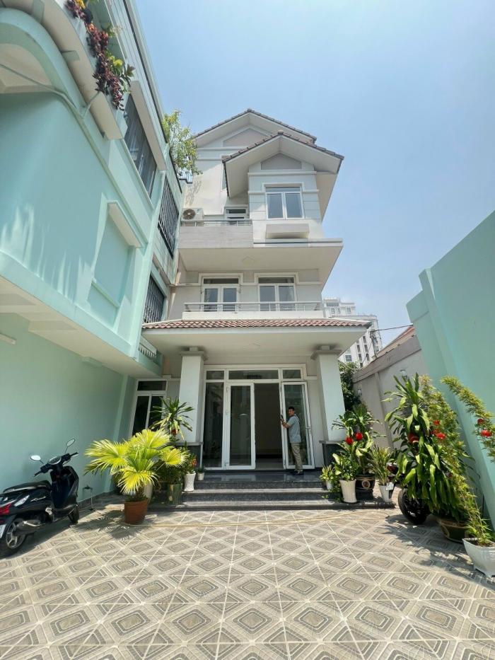 Cho thuê Villa mặt tiền đường Võ Văn Tần