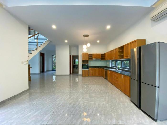 Cho thuê biệt thự mặt tiền khu E99 Lê Văn Việt Quận 9