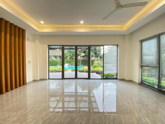 Cho thuê biệt thự mặt tiền khu E99 Lê Văn Việt Quận 9
