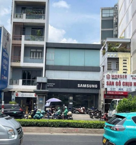 Bán nhà mặt tiền đường Cộng Hòa quận Tân Bình