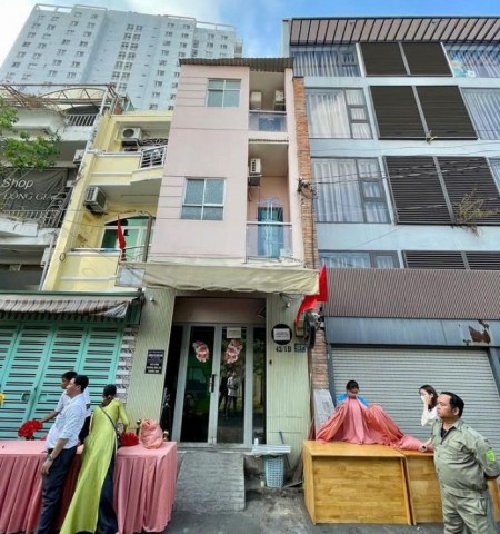 Cho thuê nhà đường Trần Ðình Xu Quận 1