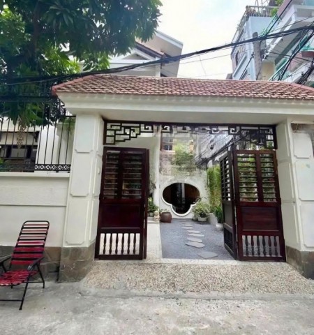 Cho thuê nhà đường Nguyễn Tri Phương quận 10