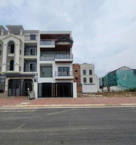 Cho thuê nhà đường Nguyễn Hoàng Quận 2