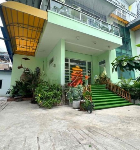 Cho thuê nhà đường Cách Mạng Tháng 8