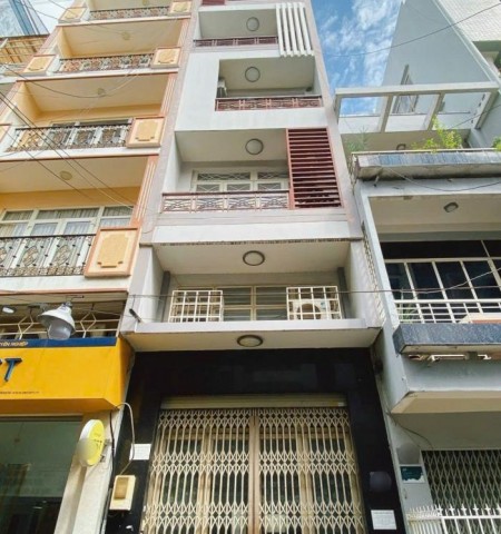 Cho thuê nhà đường Cao Thắng, hẻm xe hơi Quận 3