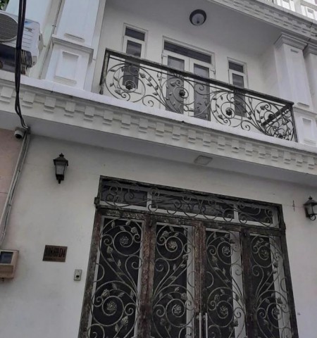 Cho thuê nhà hẻm 108 đường Trần Quang Diệu Quận 3