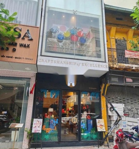 Cho thuê nhà mặt tiền đường Đông Du, nhà nguyên căn quận 1