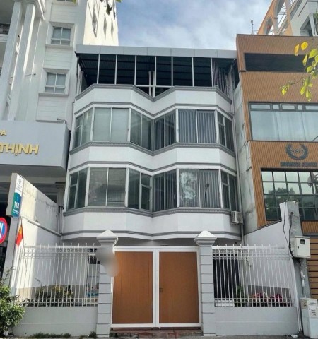 Cho thuê nhà mặt tiền đường Trần Đình Xu, nhà nguyên căn Quận 1