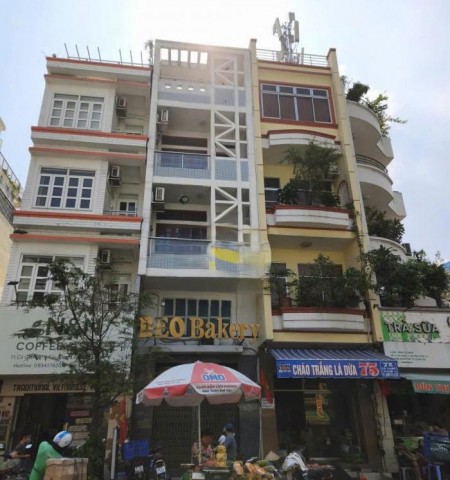 Cho thuê nhà mặt tiền đường Cô Giang Quận 1