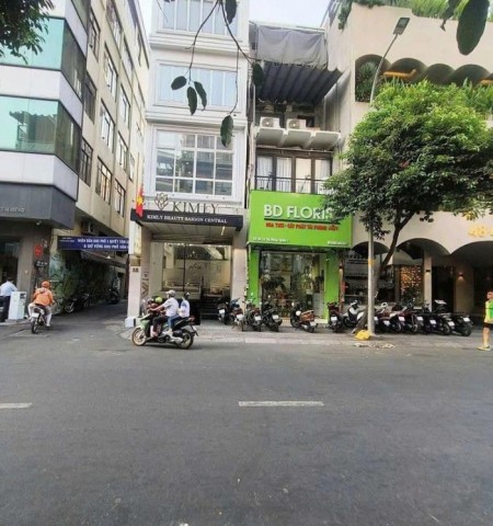 Cho thuê nhà mặt tiền đường Lê Thị Riêng Quận 1