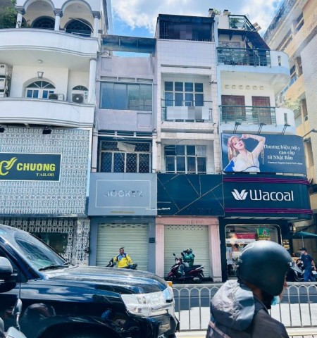 Cho thuê nhà mặt tiền đường Hai Bà Trưng Quận 1