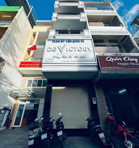 Cho thuê nhà mặt tiền đường Nguyễn Thái Bình Quận 1