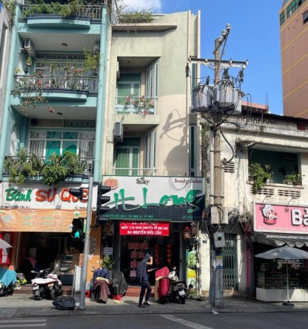 Cho thuê nhà mặt tiền đường Nguyễn Hữu Cầu Quận 1