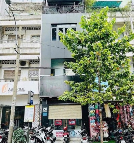 Cho thuê nhà mặt tiền 28 Trần Quang Khải Quận 1