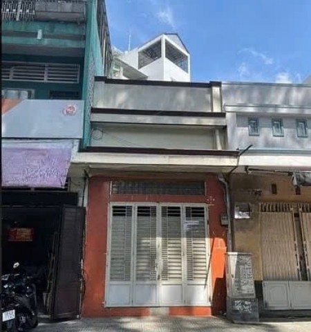 Cho thuê nhà mặt tiền đường Nguyễn Chí Thanh quận 10