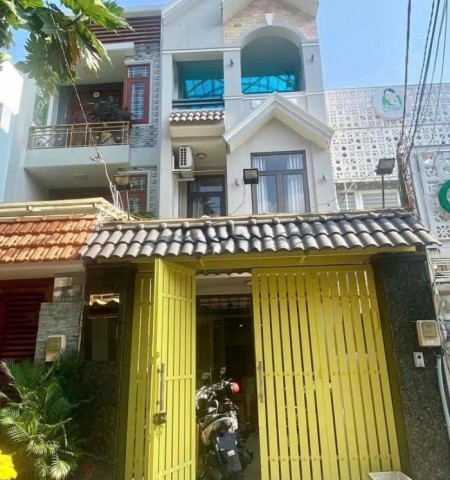 Nhà mặt tiền đường Bạch Mã Quận 10 cho thuê