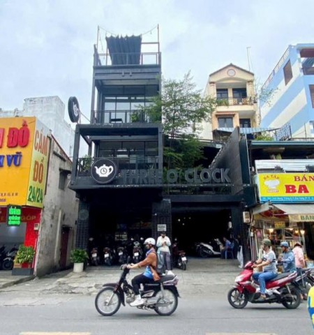 Cho thuê nhà 3 mặt tiền đường Cách Mạng Tháng 8 Quận 10