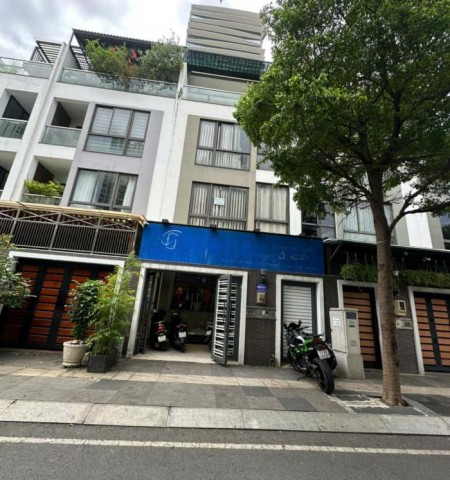 Cho thuê nhà mặt tiền đường số 7 khu Hà Đô Centrosa Quận 10