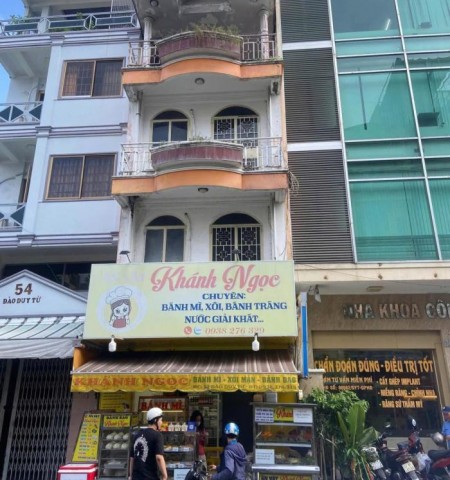 Cho thuê nhà mặt tiền 52 Đào Duy Từ Quận 10