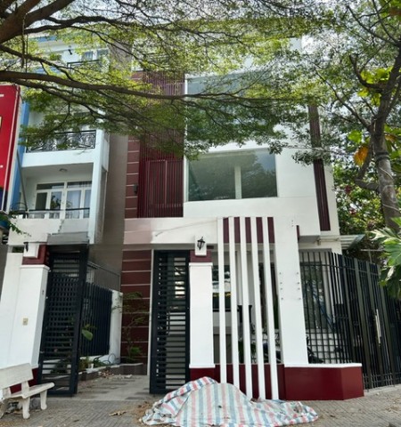 Cho thuê nhà 2 mặt tiền đường Bát Nàn