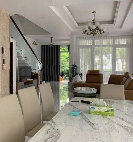 Cho thuê nhà mặt tiền đường D3 Bình Trưng Đông Quận 2