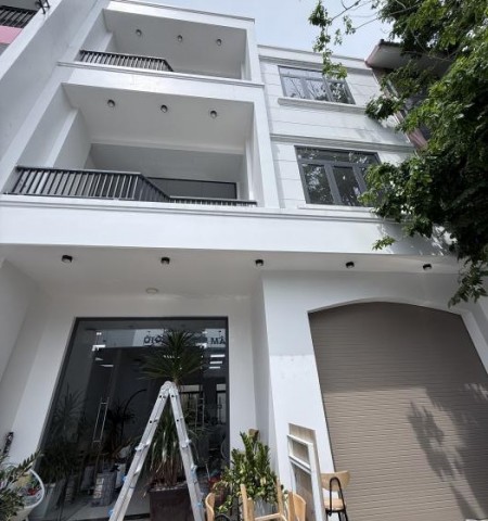 Cho thuê nhà mặt tiền đường 33 An Khánh Quận 2