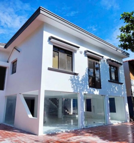 Cho thuê nhà mặt tiền đường Trần Văn Sắc Thảo Điền Quận 2