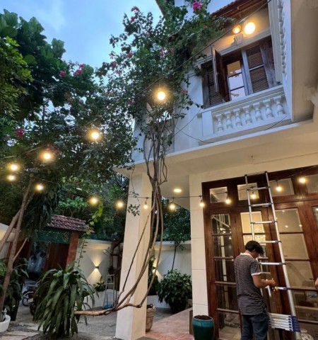 Cho thuê nhà mặt tiền đường Nguyễn Văn Hưởng Thảo Điền Quận 2