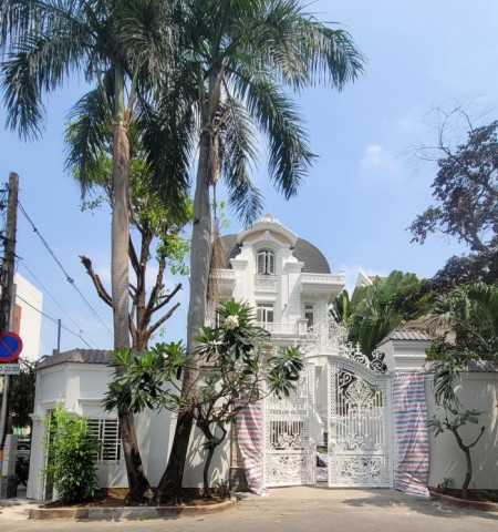 Cho thuê nhà mặt tiền đường số 10 P. Thảo Điền Quận 2