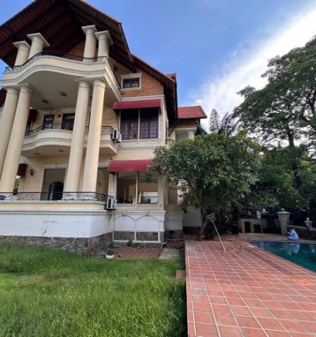 Cho thuê biệt thự đường Nguyễn Văn Hưởng Quận 2