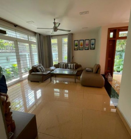 Cho thuê nhà mặt tiền 100 Cao Đức Lân Quận 2