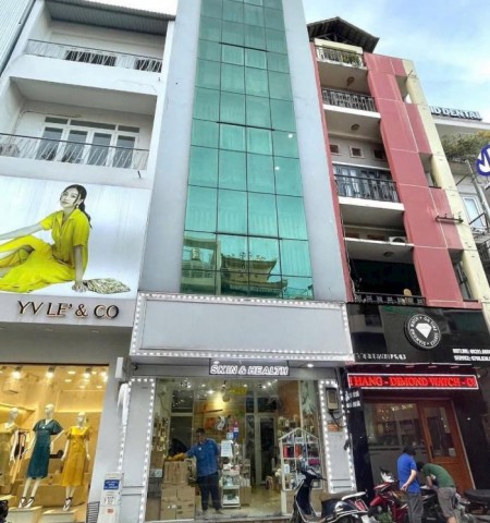 Cho thuê nhà mặt tiền đường Võ Văn Tần, nhà nguyên căn chính chủ quận 3