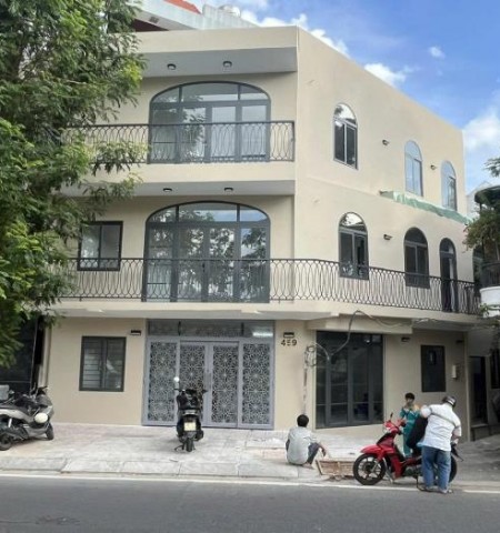 Cho thuê nhà mặt tiền đường Hoàng Sa Quận 3