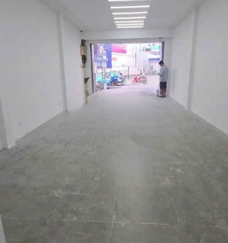 Cho thuê nhà mặt tiền đường Cách Mạng Tháng 8 quận 3